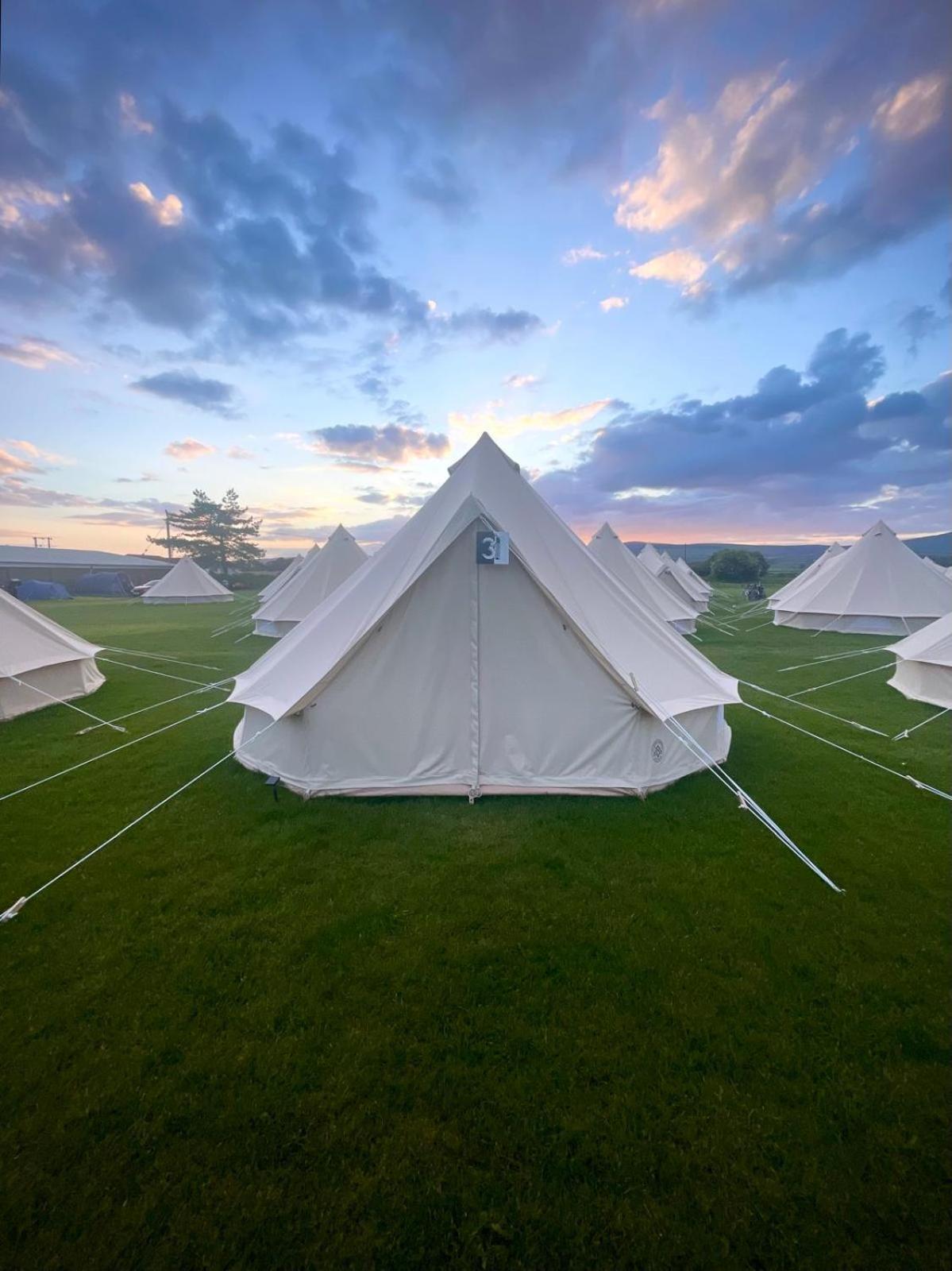 Nine Yards Bell Tents At The Tt - Castletown Luaran gambar