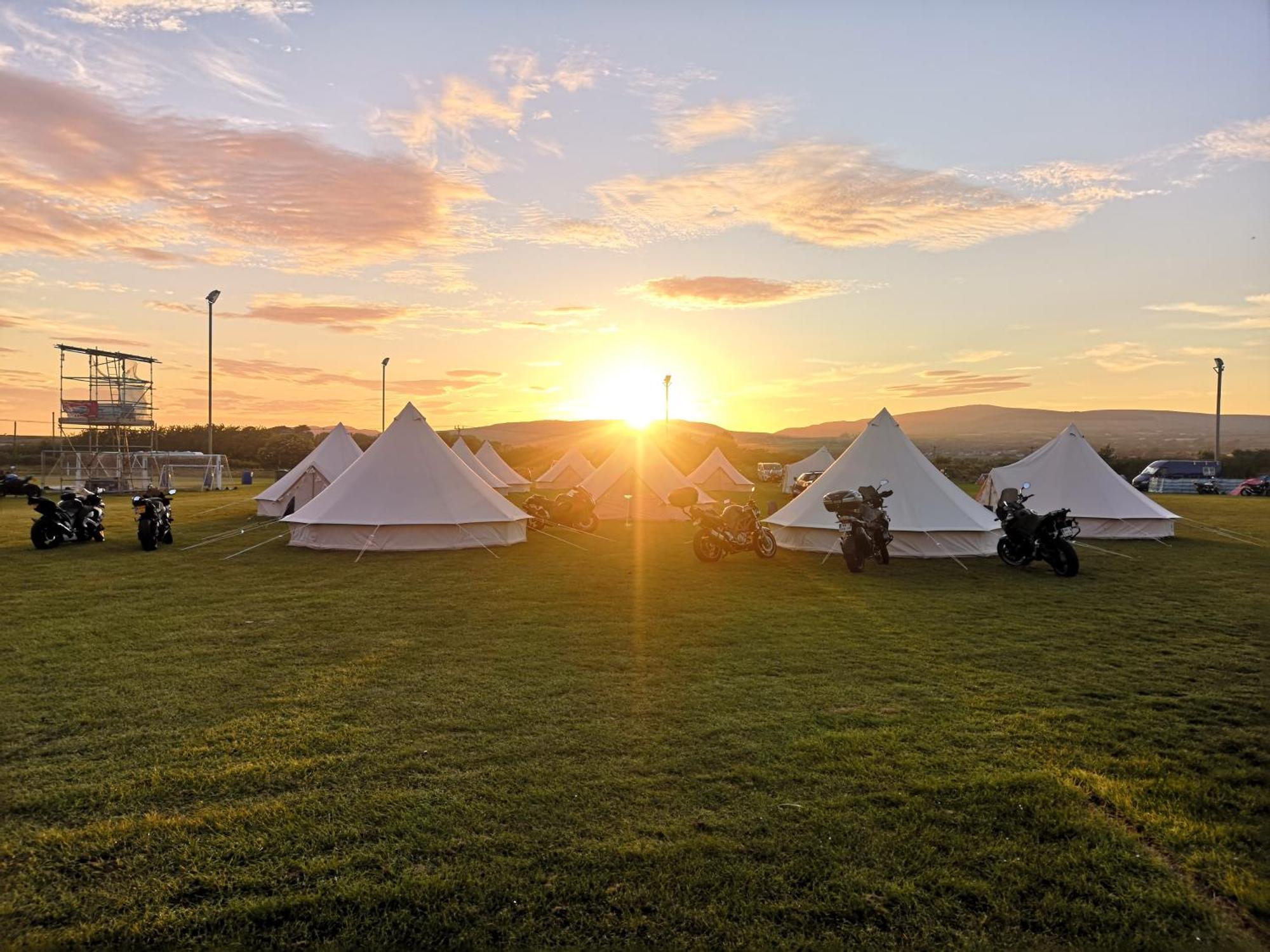 Nine Yards Bell Tents At The Tt - Castletown Luaran gambar